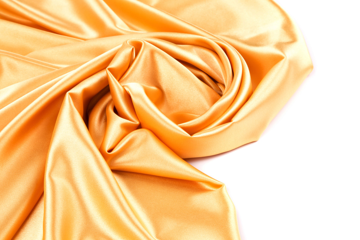Saten Kumaş Nasıl Temizlenir: Basit ve Güvenli Yöntemler | TemizSözlük
